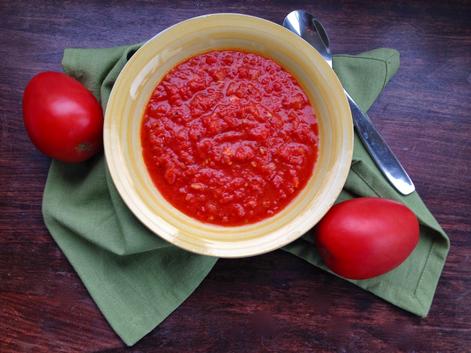 Simple Homemade Tomato Sauce