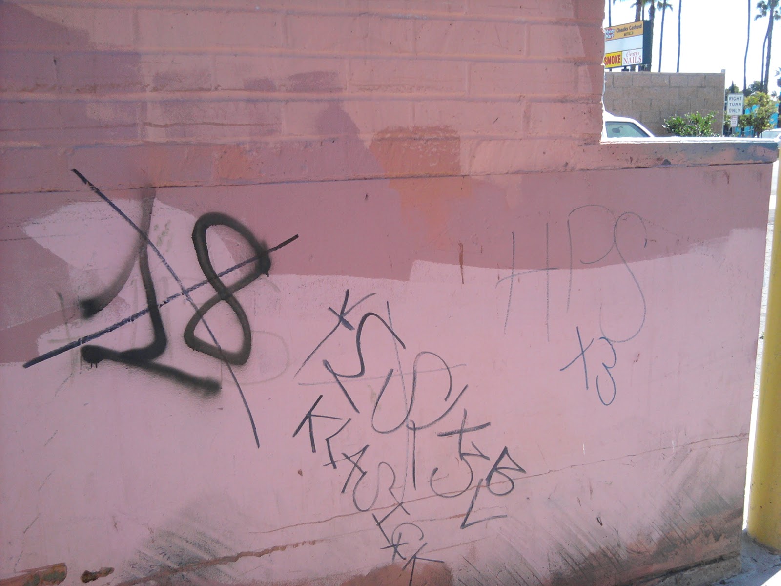 sureno 13 gangs graffiti: East side Longo 13