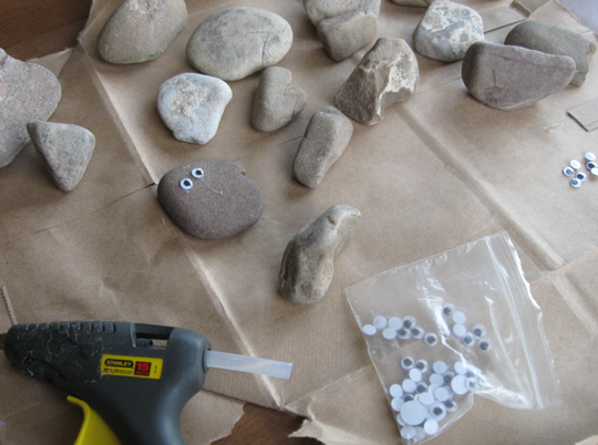 how to make your own pet prayer rock - things i green and do not green