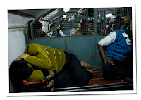 durmiendo en el tren indi