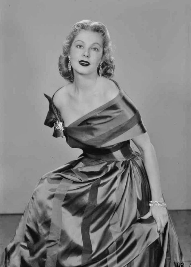 40 superbes photos noir et blanc d'Arlene Dahl de la fin des années 1940 aux années 1950