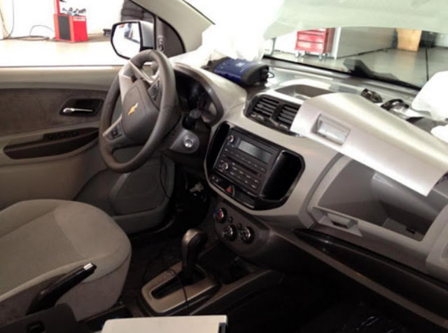 Chevrolet Spin 2013 - interior