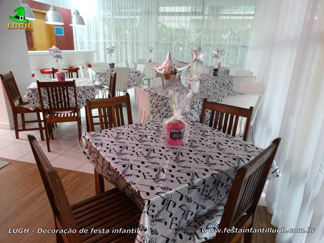 Violetta - Toalhas e enfeites para as mesas dos convidados Violetta - Toalhas e enfeites para as mesas dos convidados