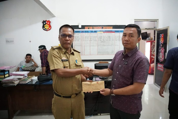 Plt Kadis Kominfo M.Sefri Masdian Laporkan Akun Facebook dan WhatsApp Palsu Ke Polres Lampung Selatan.