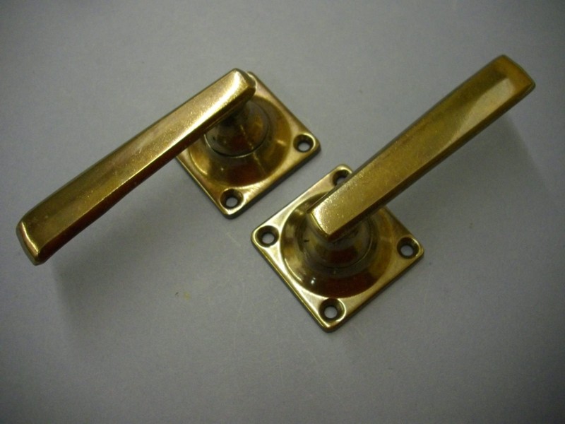 Metal Window Parts Steel Door Handles, Folding Openers, DeVac clips