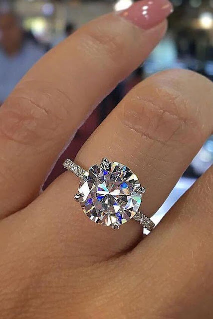 ✘ 31+ Unique and Beautiful Round Engagement Rings In Style 2020 Engagement is an event where the promise of being together is made by two loved persons a ✘ 31+ Unique and Beautiful Round Engagement Rings In Style 2020