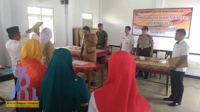 Kapolsek Pituruh Berikan Ucapan Selamat Pada Sekdes Desa Kendalrejo