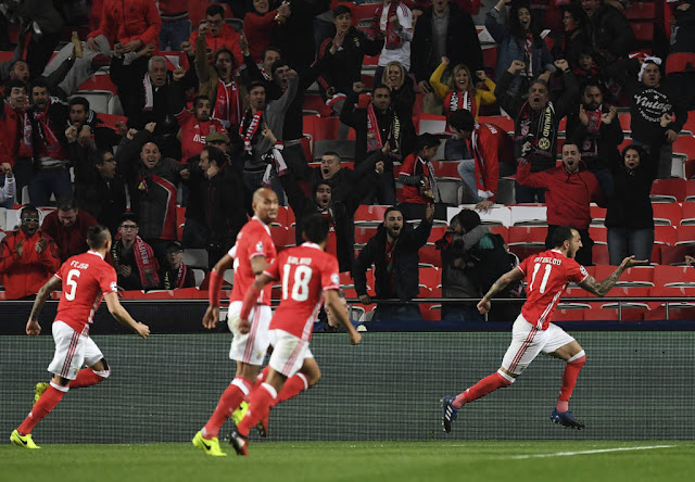 Vitória sem sofrer gols deu uma grande vantagem ao Benfica para a volta (Foto: Francisco Leong/AFP) Vitória sem sofrer gols deu uma grande vantagem ao Benfica para a volta (Foto: Francisco Leong/AFP)