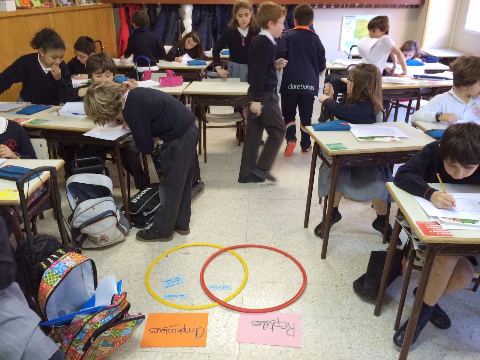 KEEP CALM AND BE BILINGUAL!: Compare and Contrast: Venn Diagram