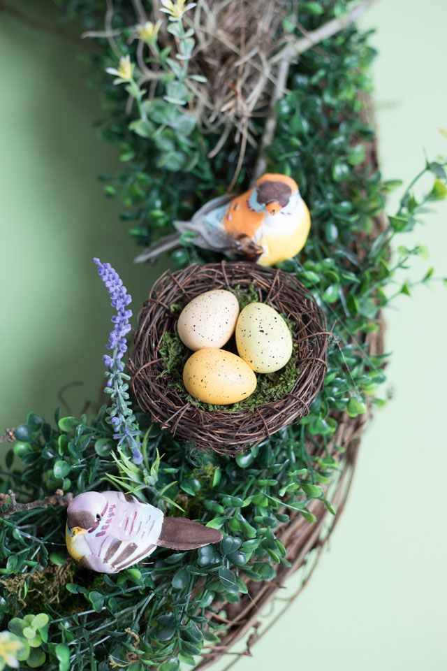 Make a beautiful spring wreath with faux birds, greenery, and nature elements. #birdwreath #springwreath #naturecrafts #birdcrafts Make a beautiful spring wreath with faux birds, greenery, and nature elements. #birdwreath #springwreath #naturecrafts #birdcrafts