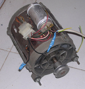 Motore di lavatrice usato per il fai da te