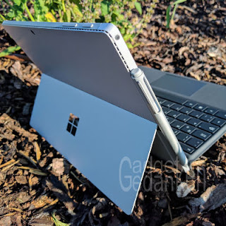 Surface Pro 4 Surface Pro 4 mit Type Cover und Fingerprint ID