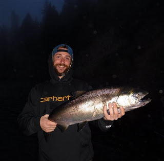 salmon-fishing-Rogue-river
