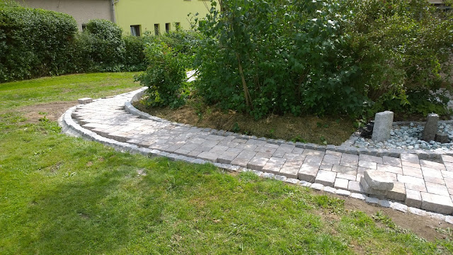 restlicher Abschnitt Weg und Terrasse (c) by Joachim Wenk restlicher Abschnitt Weg und Terrasse (c) by Joachim Wenk