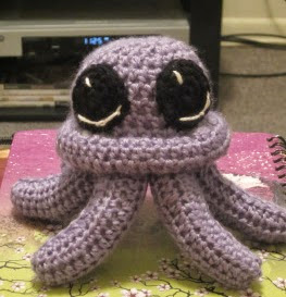 http://translate.googleusercontent.com/translate_c?depth=1&hl=es&rurl=translate.google.es&sl=en&tl=es&u=http://craftyghoul.com/2013/06/29/octopus-crochet-pattern/&usg=ALkJrhhMxLDYWuRX06ncvLgCG6X1rrI5bg