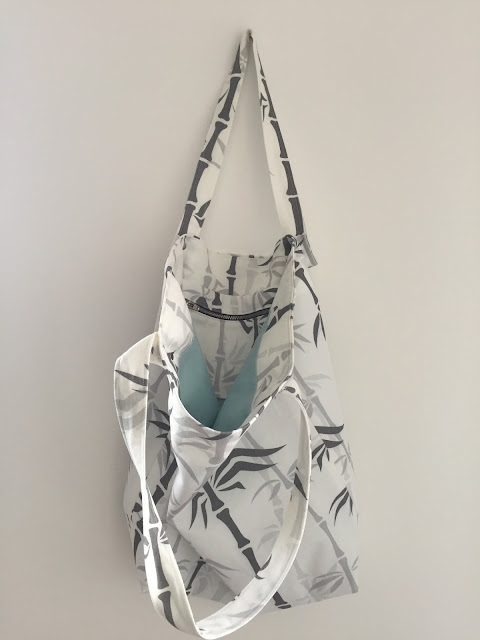 Diary of a Chain Stitcher: Pattern Fantastique Genoa Tote in Bamboo Custom Print Canvas from Fashion Formula