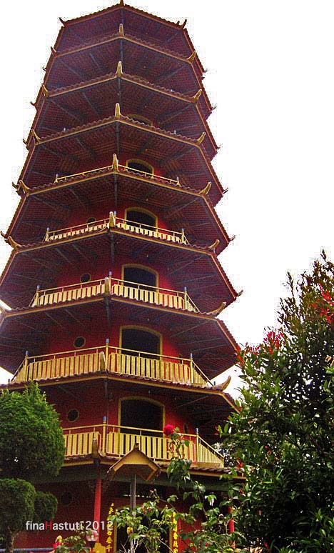 vihara buddhayana tomohon sulawesi utara
