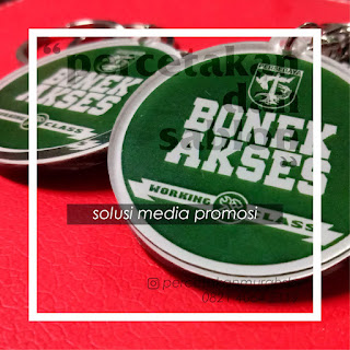 gantungan kunci bonek http://www.percetakanmurahsby.com/2018/12/sablon-kaos-persebaya-gratis-giant-flag.html
