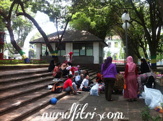 Taman Kota, Ruang Publik Yang Bermanfaat http://www.nurulfitri.com/2017/09/taman-kota-ruang-publik-yang-bermanfaat.html