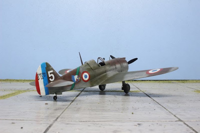 Maquette du Curtiss H-75A Hawk d'Academy au 1/48. Maquette du Curtiss H-75A Hawk d'Academy au 1/48.