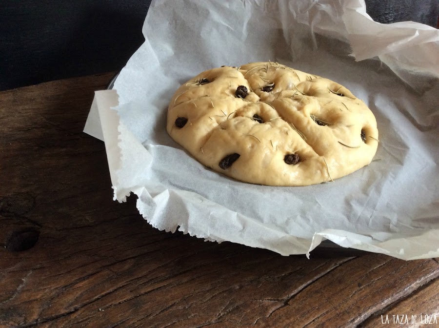 pan-toscano-crudo-con-romero