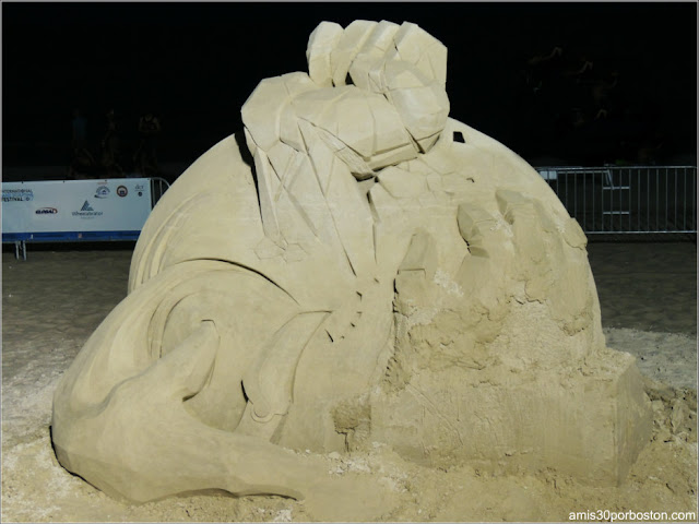 Esculturas de Arena de Revere Beach: Rock. Paper. Scissors de Dan Belcher Esculturas de Arena de Revere Beach: Rock. Paper. Scissors de Dan Belcher