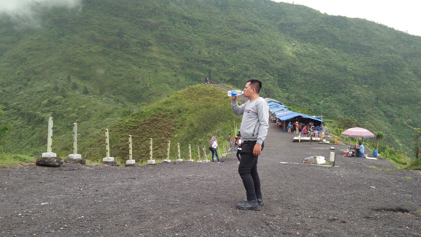 Pengalaman Traveling Mendaki Kawah Letusan Gunung Galunggung Tasikmalaya Denianggoleta