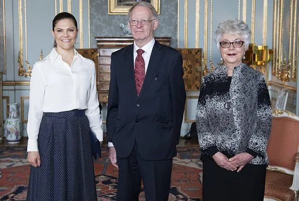 Princess Victoria wore H&M patterned floral skirt. Crown Princess Victoria presented Vega Medal. Professor Gillian Hart and Professor Arild Holt-Jensen