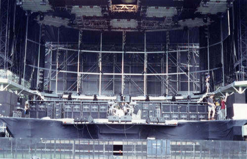 lascampanasdoblanporbon: Stageco 25 años junto a AC/DC.