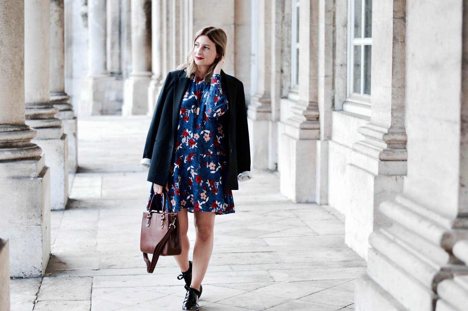 look de rentrée : robe à fleurs et blazer