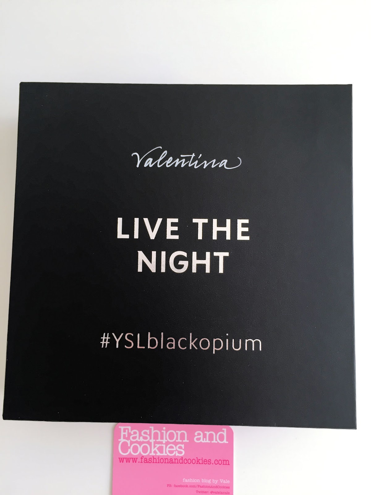 YSL Black Opium Nuit Blanche fragrance review and presentation on Fashion and Cookies fashion and beauty blog, beauty blogger