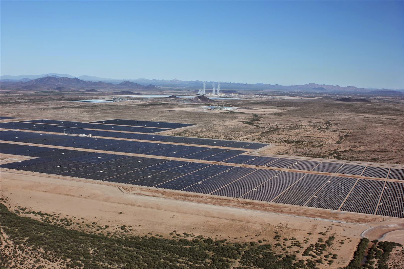 JG's Flying/Roadtrip USA 2014 Solar 'Farms', nuclear, and gas.
