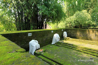 makam siti fatimah binti maimun gresik