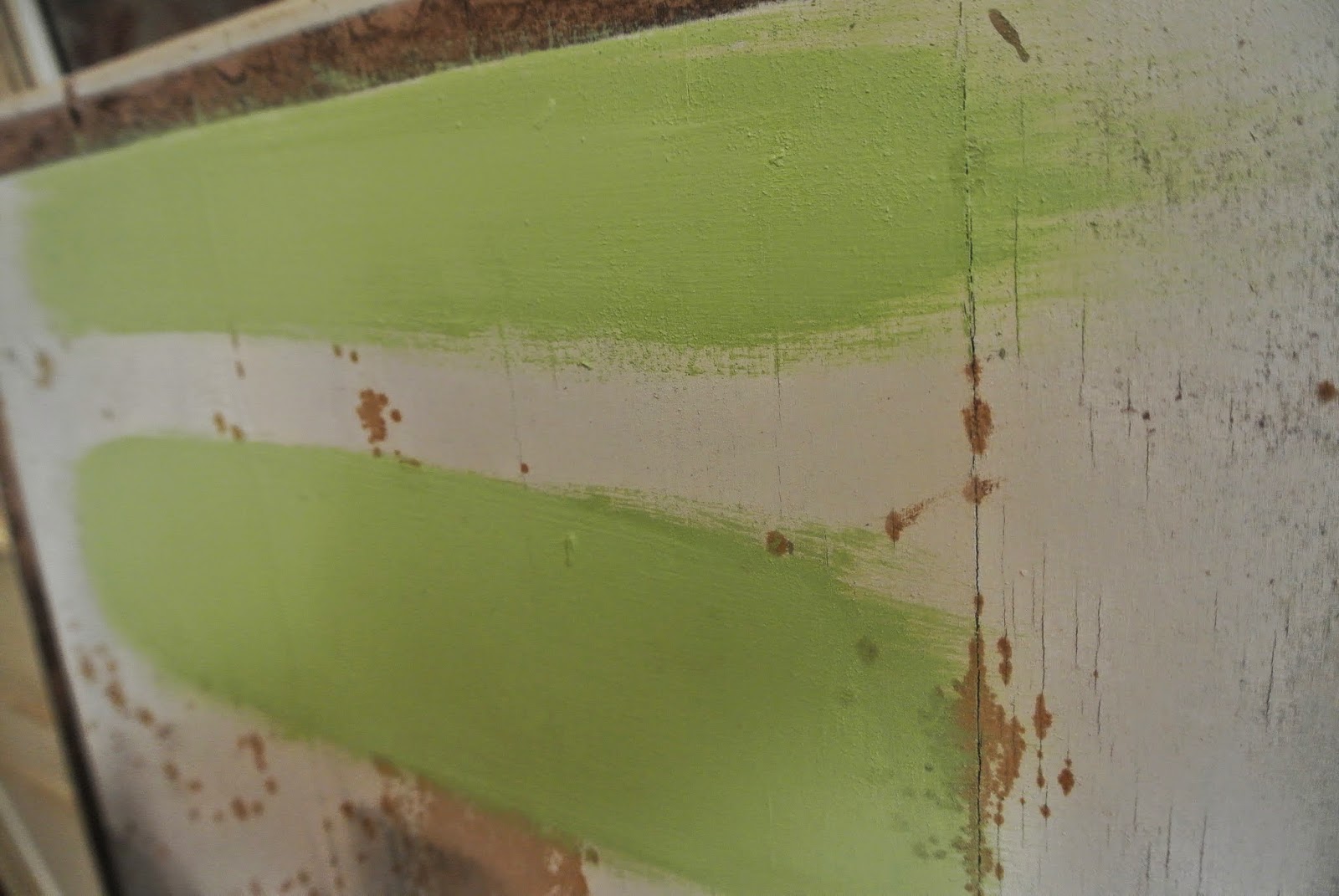 Madame Butterfly Chalky Paint Round Brush vs Flat Brush when painting