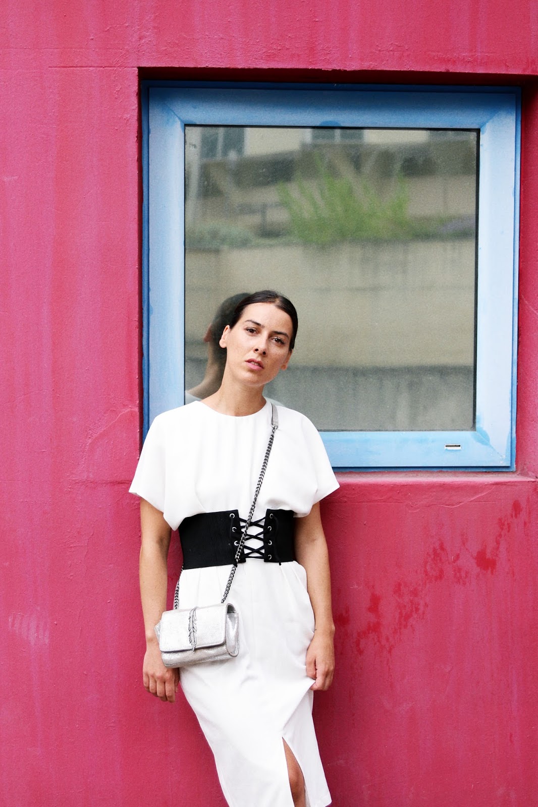 idée-de-look-été-2017-robe-blanche-vans idée-de-look-été-2017-robe-blanche-vans