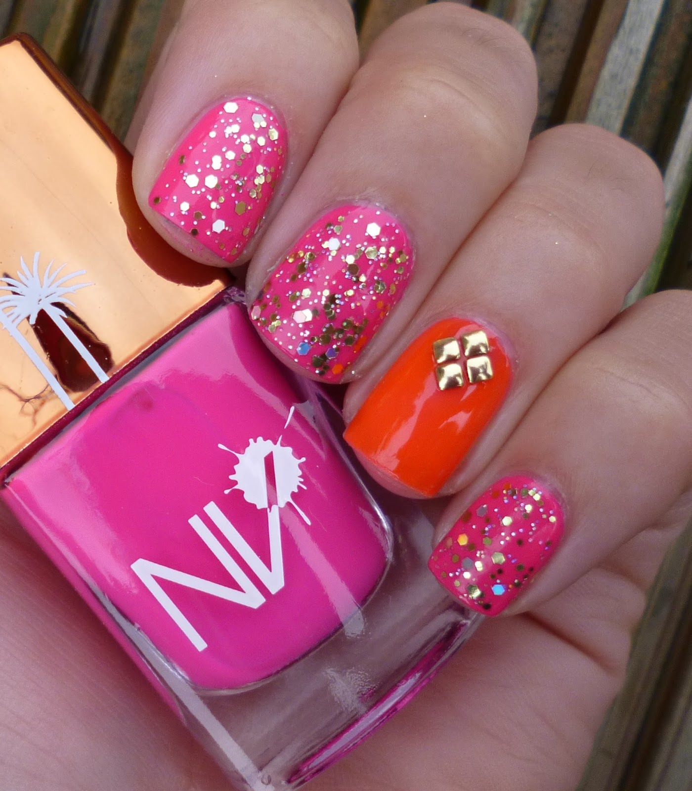 Lou is Perfectly Polished: Pink and Orange: Same Accent Nail