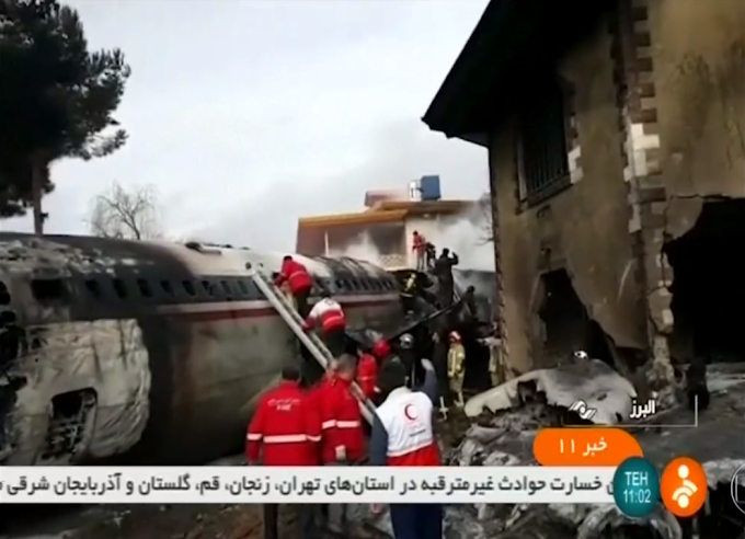 Avião do exército iraniano cai e deixa 15 mortos