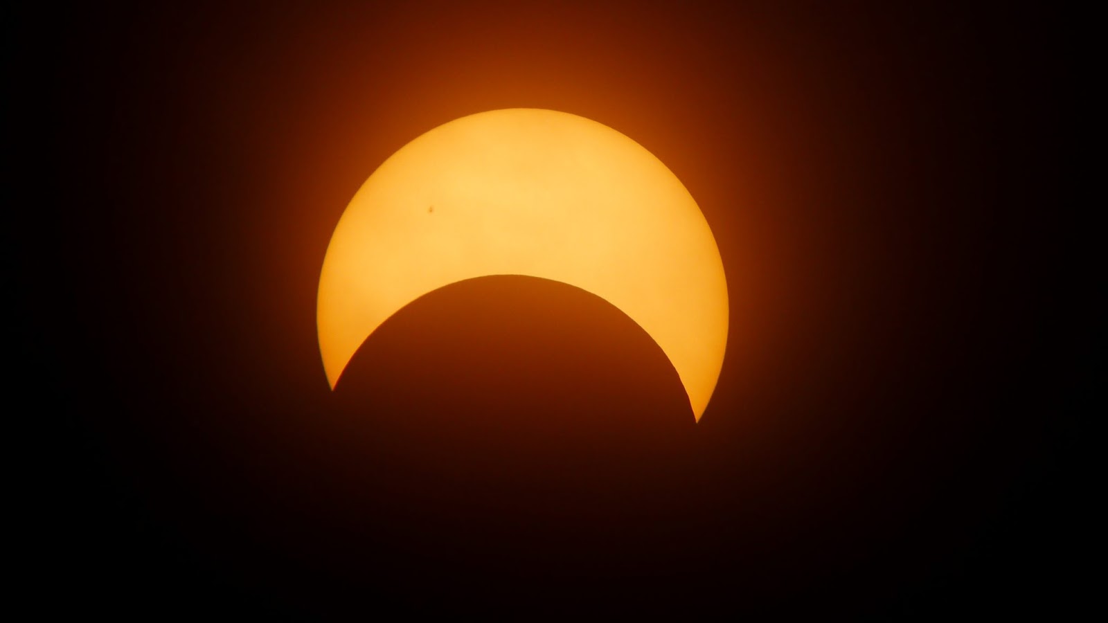 Eclipse Solar Em Câncer: Abordando Nossas Sombras