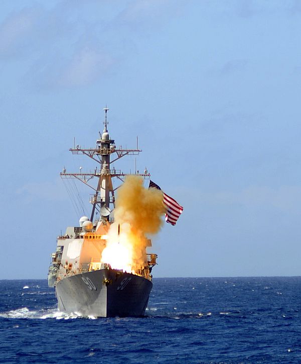 The+guided-missile+destroyer+USS+Chafee+(DDG+90)+fires+a+Standard+Missile+2+from+the+forward+missile+deck+during+a+Rim+of+the+Pacific+(RIMPAC)+2012+exercise+(1).jpg