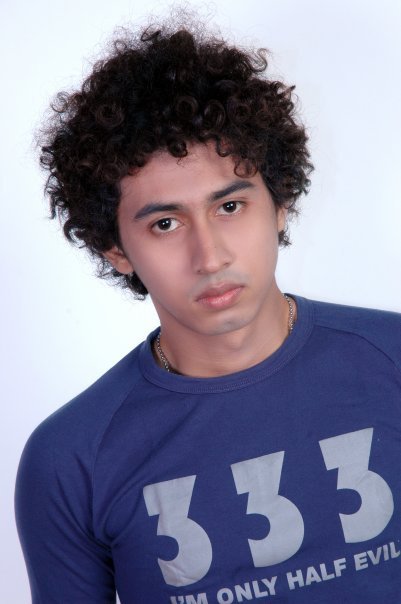 17 Konsep Populer Gaya Rambut Kribo