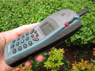 Ericsson jadul R250 paus langka Ericsson jadul R250 paus langka