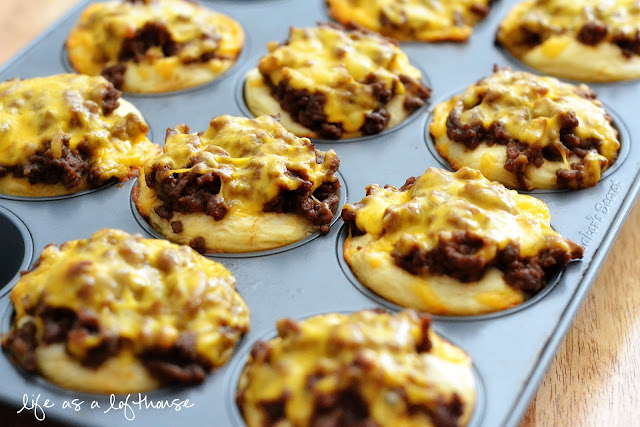 These Barbecue Cups are filled with ground beef, barbecue sauce and cheddar cheese baked over biscuit dough. Life-in-the-Lofthouse.com