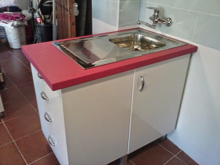 COCINAS/ ARMARIOS/ PUERTAS/ PARQUET: OTROS TRABAJOS A MEDIDA