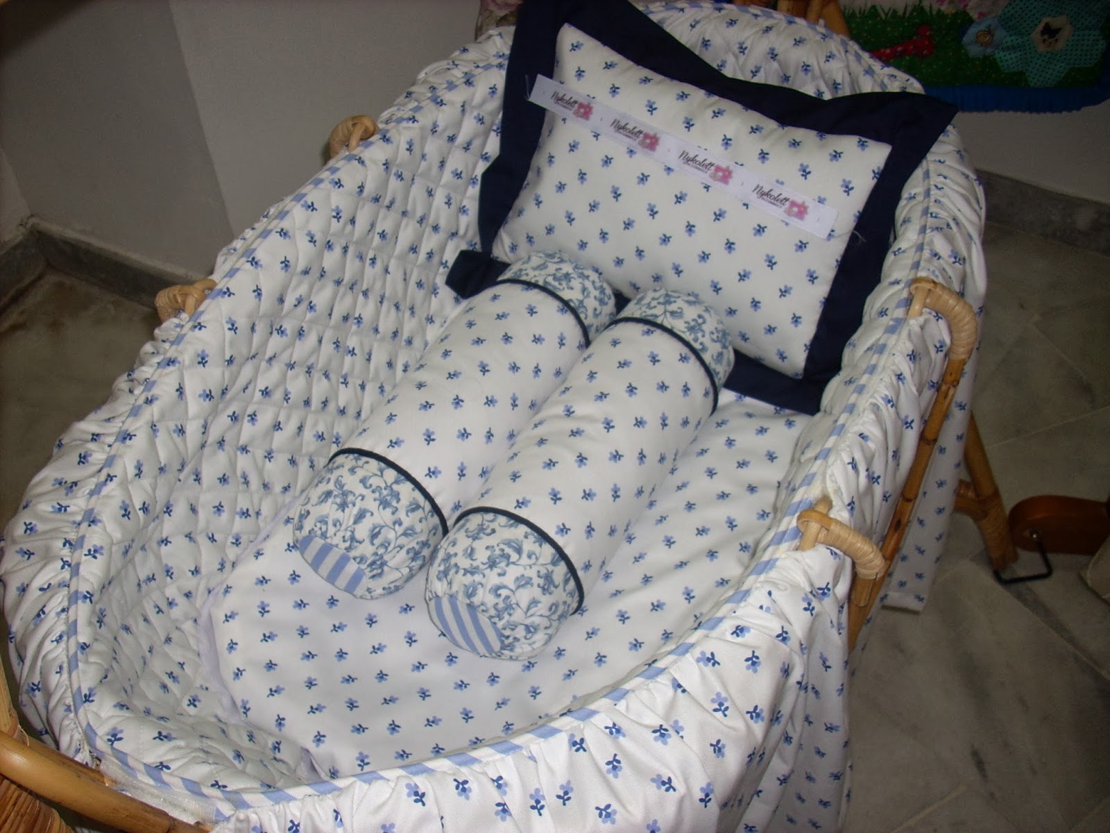 Nykolett Curtains & Soft Furnishing: Tutorial for a baby/toddler bolster..