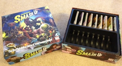 Smash Up what's in the box
