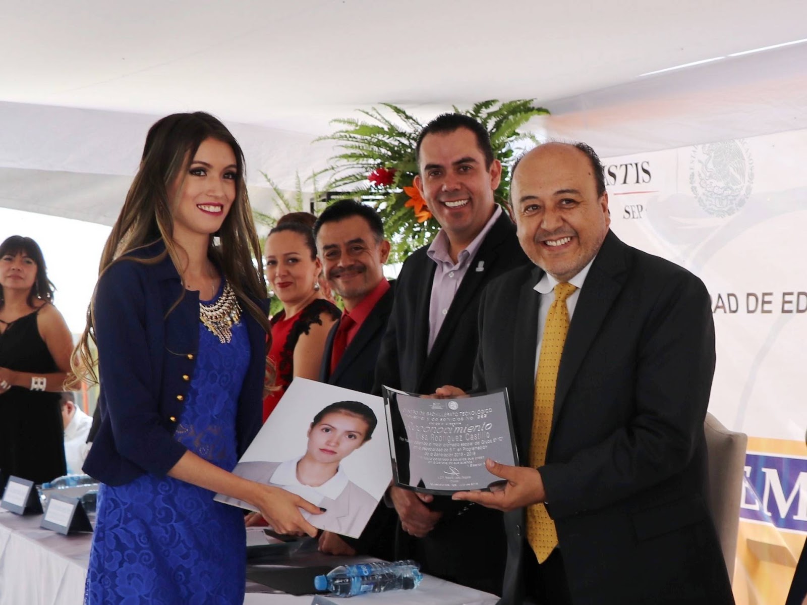 SE GRADÚAN 192 JÓVENES DEL CBTIS