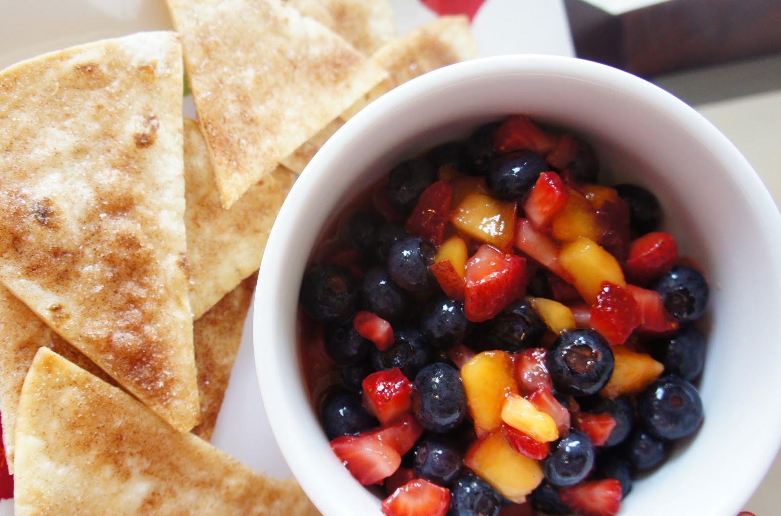 yums and loves Fruit Salsa with Cinnamon Crisps