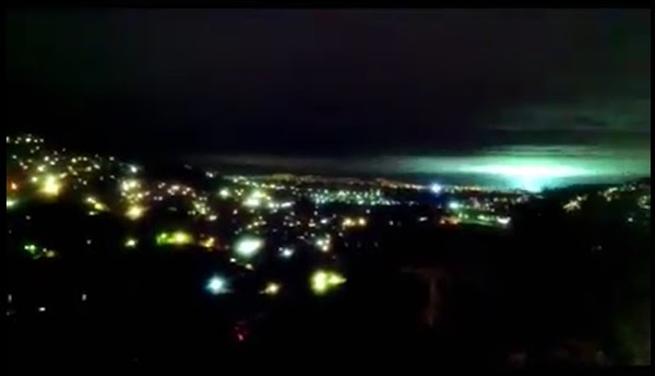 VIDEO: Graban fuertes luces en el cielo durante el sismo de esta noche