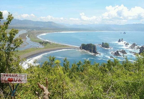 10 Pantai Jember Dengan Pemandangan Indah Menakjubkan 10 Pantai Jember Dengan Pemandangan Indah Menakjubkan