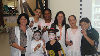 Festividades e parte da equipe escolar